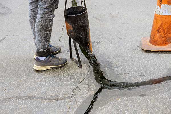 Asphalt Sealcoating Crack Repair